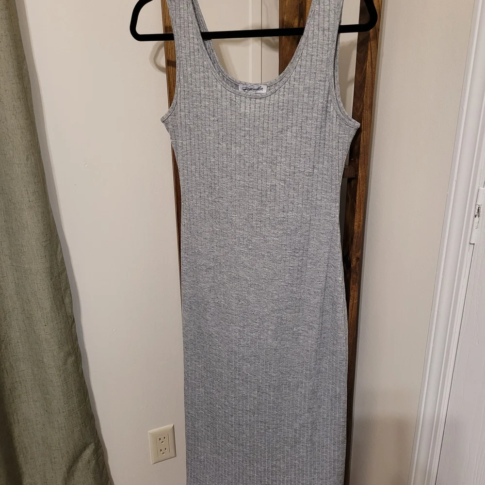 Magnolia Boutique Light Gray Ribbed Midi Dress NEVER WORN!! - Picture 2 of 5